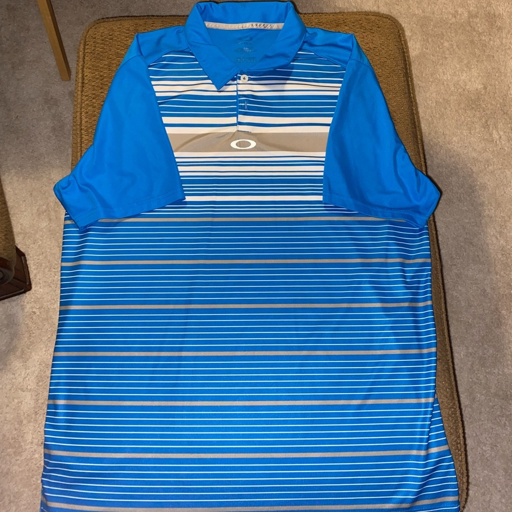 Oakley shirt, size XL